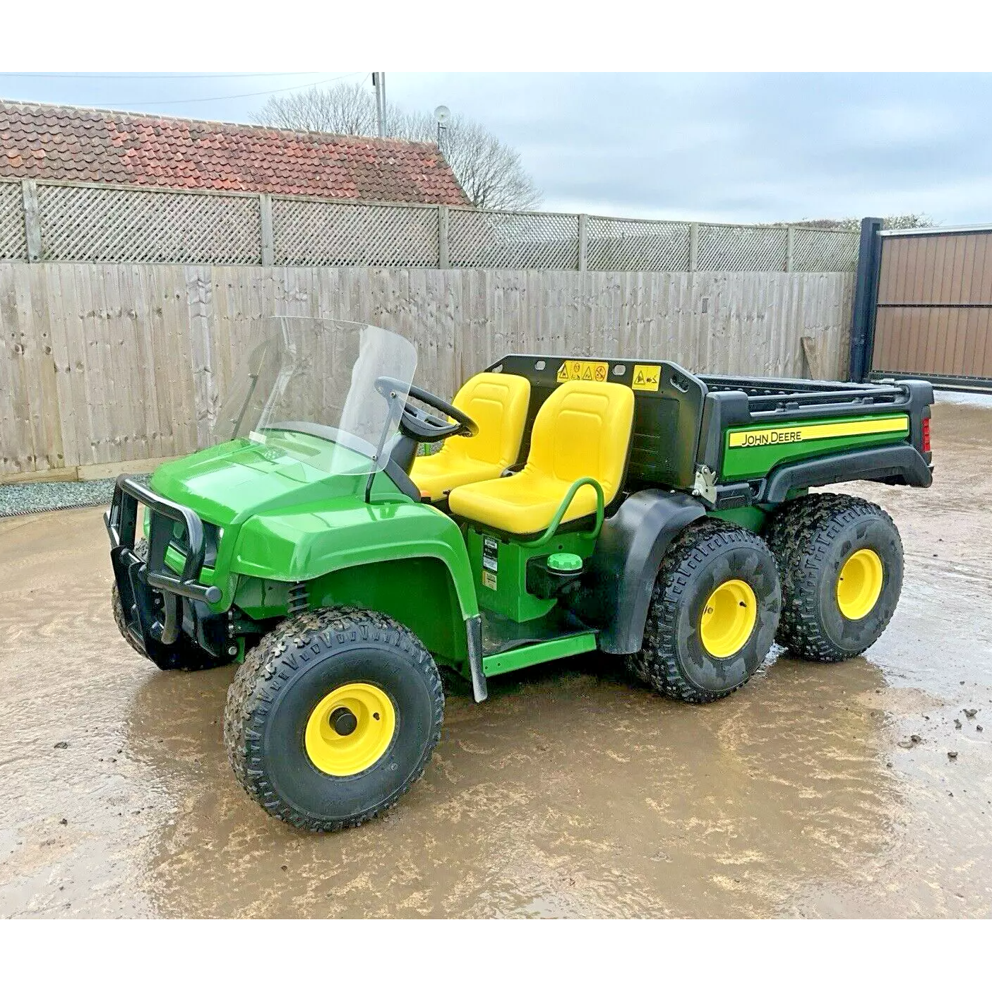 2014 JOHN DEERE 6x4 TH DIESEL GATOR